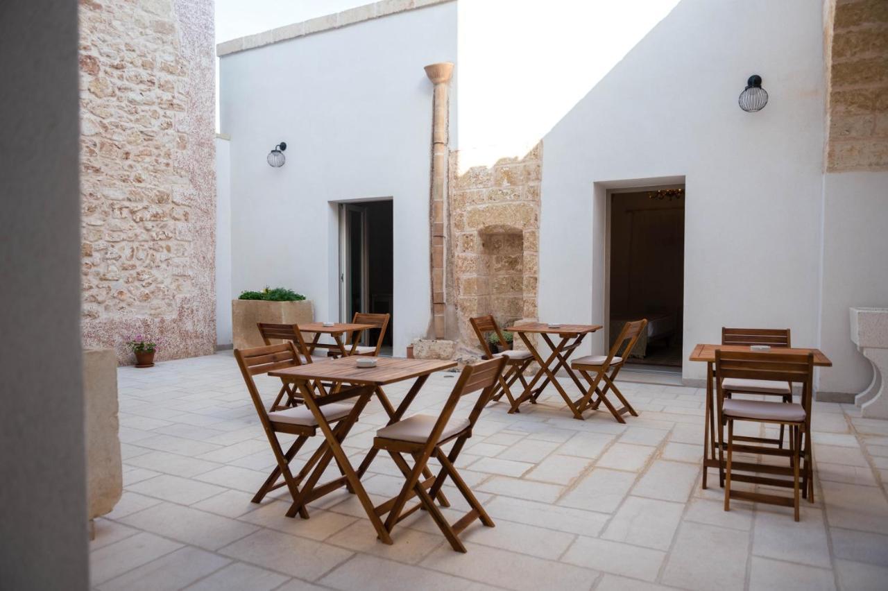Dimora Zio Vito Bed & Breakfast Patu Exterior photo